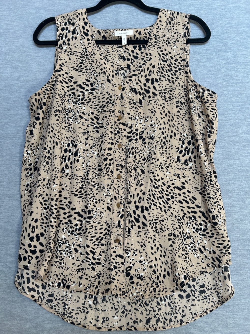 MAURICE’S Wrinkle Resistant Packable Animal Print Long Line Hi Lo Hem Button Up